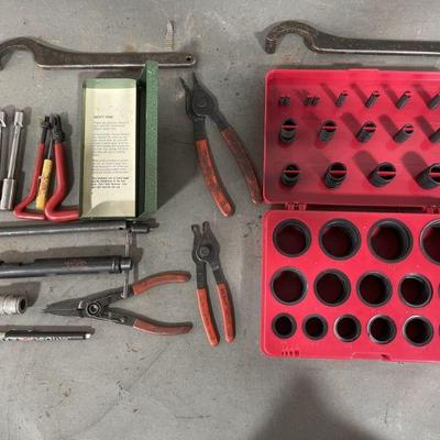 Lot 424 | Wrenches, O-Rings, Heli-Coil & More
