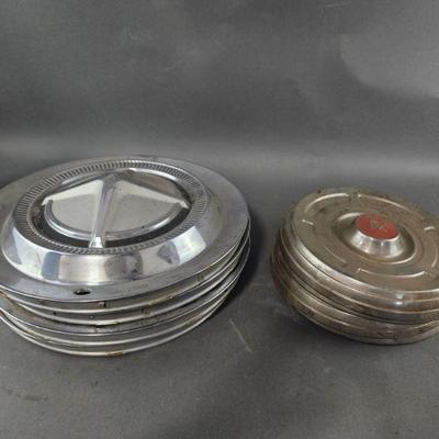 Lot 434 | Vtg Hubcaps Lot

