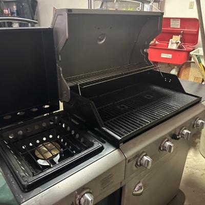 Char Broil Designer Series gas grill Multiple Burners Never Used