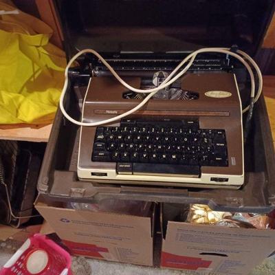 Electric typewriter 
