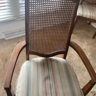 Dining room table 6 chairs and three leaves