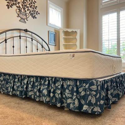 Queen Size Metal Bed Frame with Serta Mattress Set - SUPER CLEAN
$250.00
