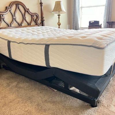 Queen Size Serta Adjustable Bed with headboard etc
$350.00