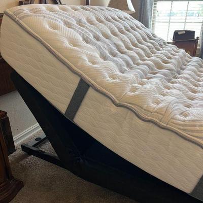 Queen Size Serta Adjustable Bed with headboard etc
$350.00