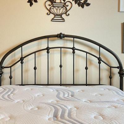 Queen Size Metal Bed Frame with Serta Mattress Set - SUPER CLEAN
$250.00