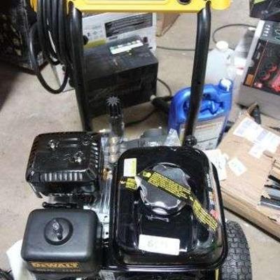 NEW DEWALT PRESSURE WASHER