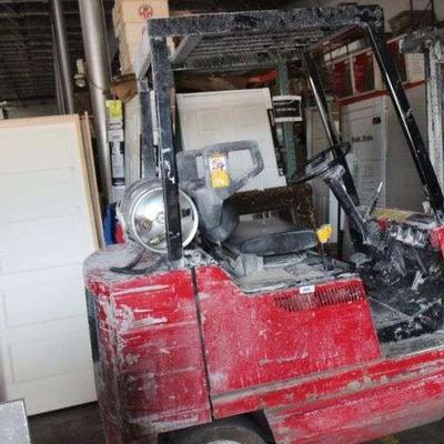 forklift starts and runs