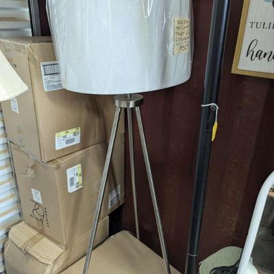 We have approx 5 of these BRAND NEW Tripod lamps