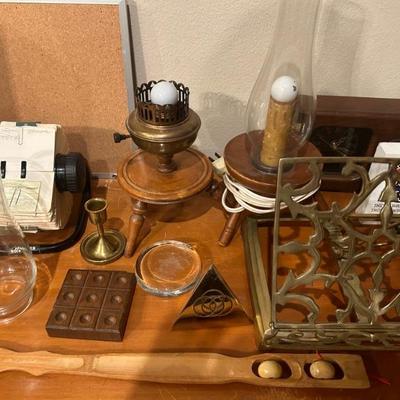 Desk Top • Vignette