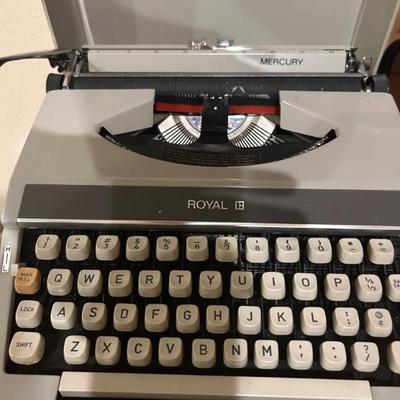Vintage • Portable • Manual • Royal • Mercury • Typewriter • $129