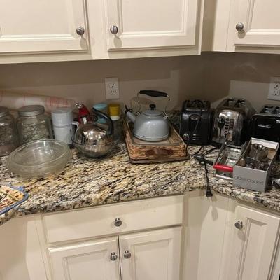 Kitchen Counter • Vignette