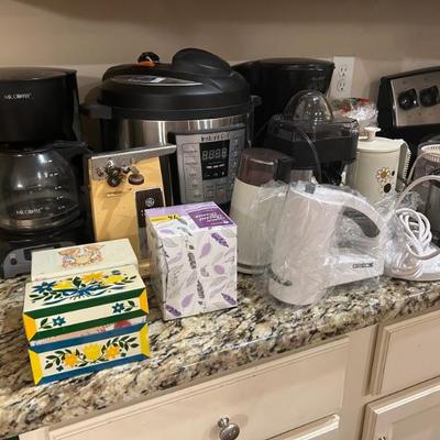 Kitchen Counter • Vignette 