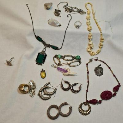 https://www.auctionninja.com/stress-free-estate-services-llc/sales/details/pocketwatches-train-and-trolley-items-tickets-tokens-ephemera-...