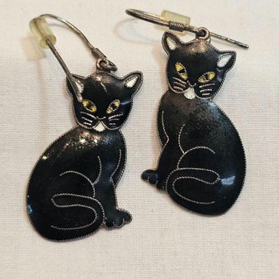 https://www.auctionninja.com/stress-free-estate-services-llc/sales/details/pocketwatches-train-and-trolley-items-tickets-tokens-ephemera-...