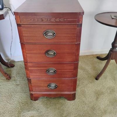 Mahogany 4 drawer nightstand