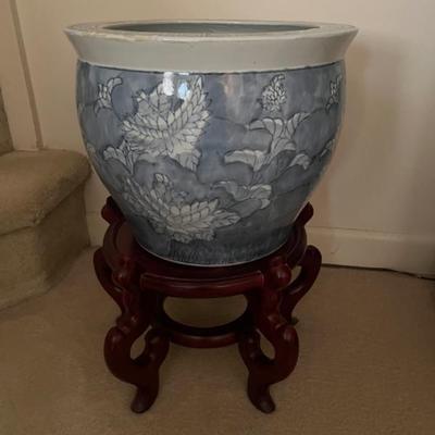 Chinese porcelain fishbowl planter