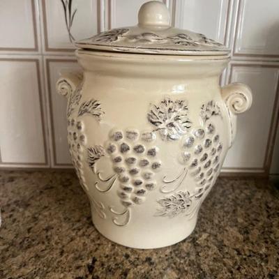 Vintage 1970's Nonni's hand painted cookie jar