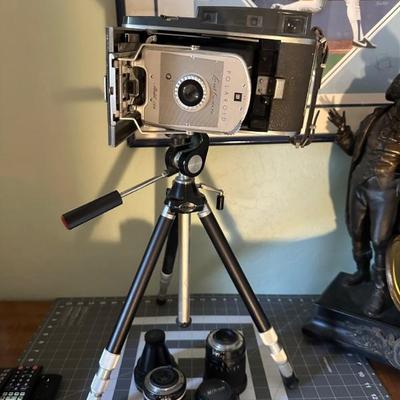 Tripod camera 