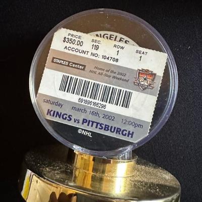 Hockey pucks 