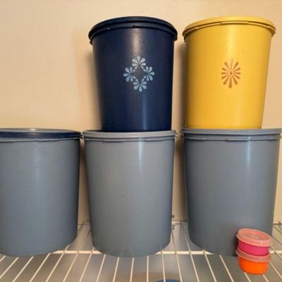 ﻿Vintage Tupperware Canister Set & Sauce Containers	