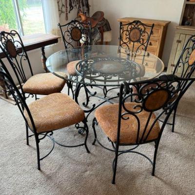 Round Glass Dining Table w/ Intricate Inlays & 6 Embossed Chairs	