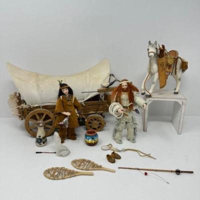 Miniature Wild West Diorama w/ Multiple Figures & Accessories	