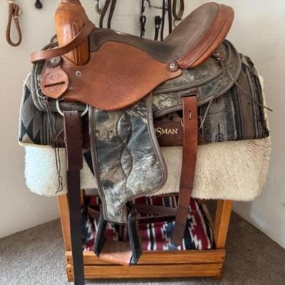 Stonewall Saddlery & Reinsman Saddle Seat w/ Stand	