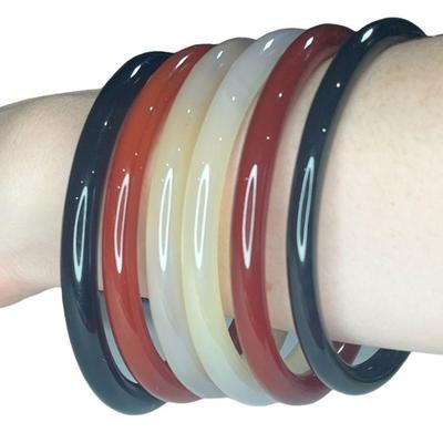 Collection Carnelian, Onyx, and White Agate Bangle Bracelets