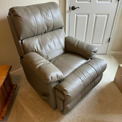 DARE243 Gray Leather Recliner	Light grey leather recliner.
