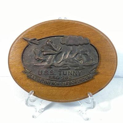 TEMA902 USS Tunny Submarine Brass Plaque	A USS Tunny Submarine plaque made of brass and wood. The USS Tunny was a Gato class...