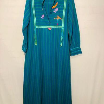 BEDO606 Vintage Josefa Caftan Full Length	This vintage Josefa Caftan is 100% cotton made in Mexico has hand embroidered stitching,...
