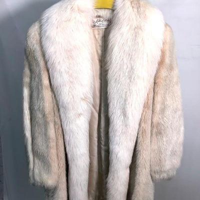 GRLI222 Fox & Mink Jacket	Made by Kistler-Collister. Lining 100% Bemberg F yarn woven, dyed shadow fox fur, dyed Mink fur.
