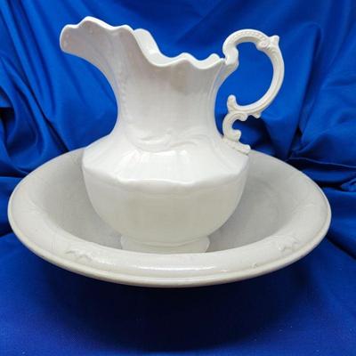 Vintage Wash Basin & Pitcher Set in White