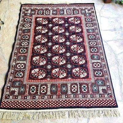  Bokhara Are Rug with Fringe in Navy and Reds - 5'7" x 8' 