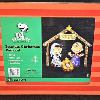 Peanuts Charlie Brown & Lucy Lighted Nativity Yard ART Scene - 42"Tall - Christmas