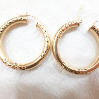 10 KT gold marked.