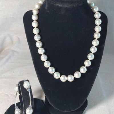 Vintage Pearl or High Quality Faux Pearl Necklace * Pearly Bead * Crystal Bracelet

