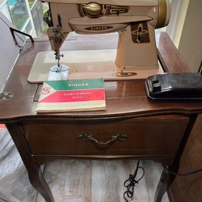 Singer Sewing Machine and Cabinet * Box of Accessories * Manual & Oil Can
