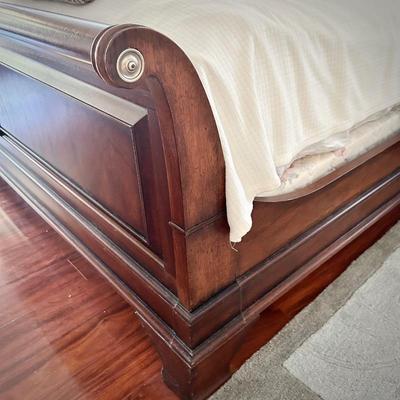 Ethan Allen British Colonial sleigh bed with brushed nickel accents (2 matching night stands with faux bamboo also available) 