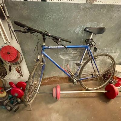 Schwinn Criss-Cross men's bicycle (needs new tires)
