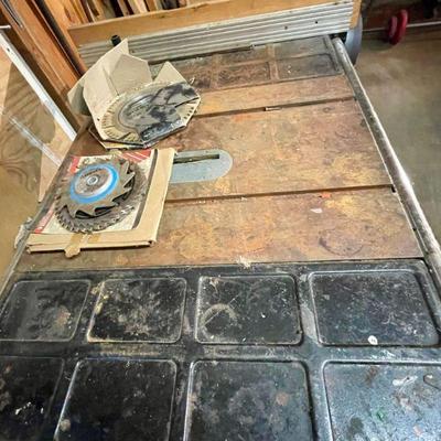 Top of table saw