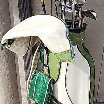 MMM194 - Golf Clubs with Bag