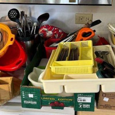 MMM068- Mystery Kitchen Lot