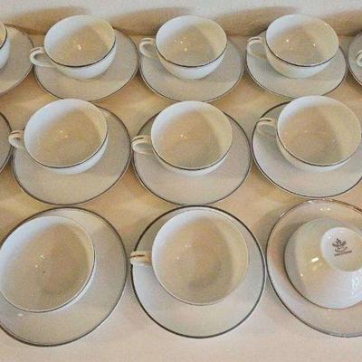 MMM133-Vintage Fukugawa Arita Hand Painted Porcelain Teacups And Saucers