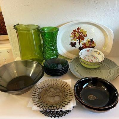 MMM083- Assorted Vintage Black Glass Serveware, Jugs & Platters
