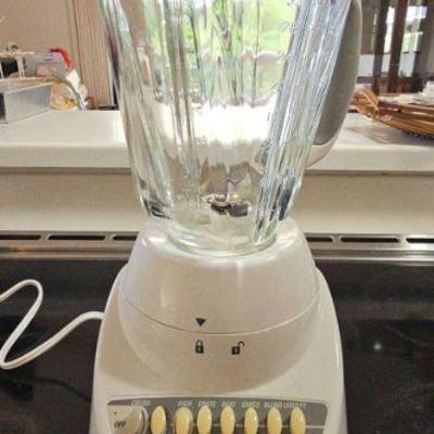 MMM096-GE 450 -Watt, 12 Speed Blender