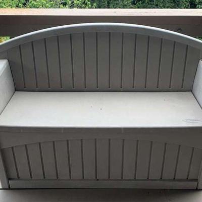 MMM007 Suncast Outdoor Storage Bench