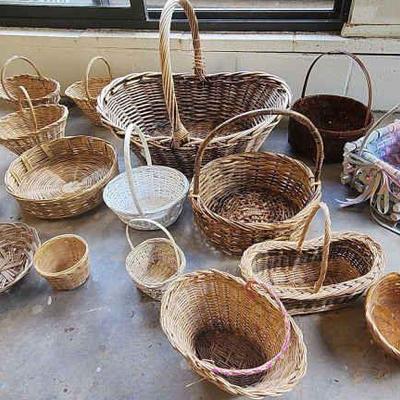 MMM071 - Assorted Woven Baskets