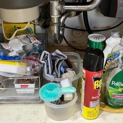 MMM224 Mystery Lot Of Cleaning Supplies 
