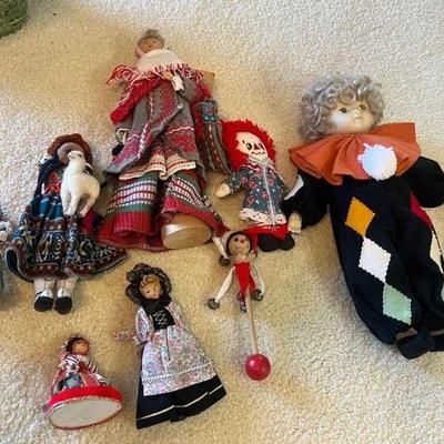 MMM148 Various Dolls 